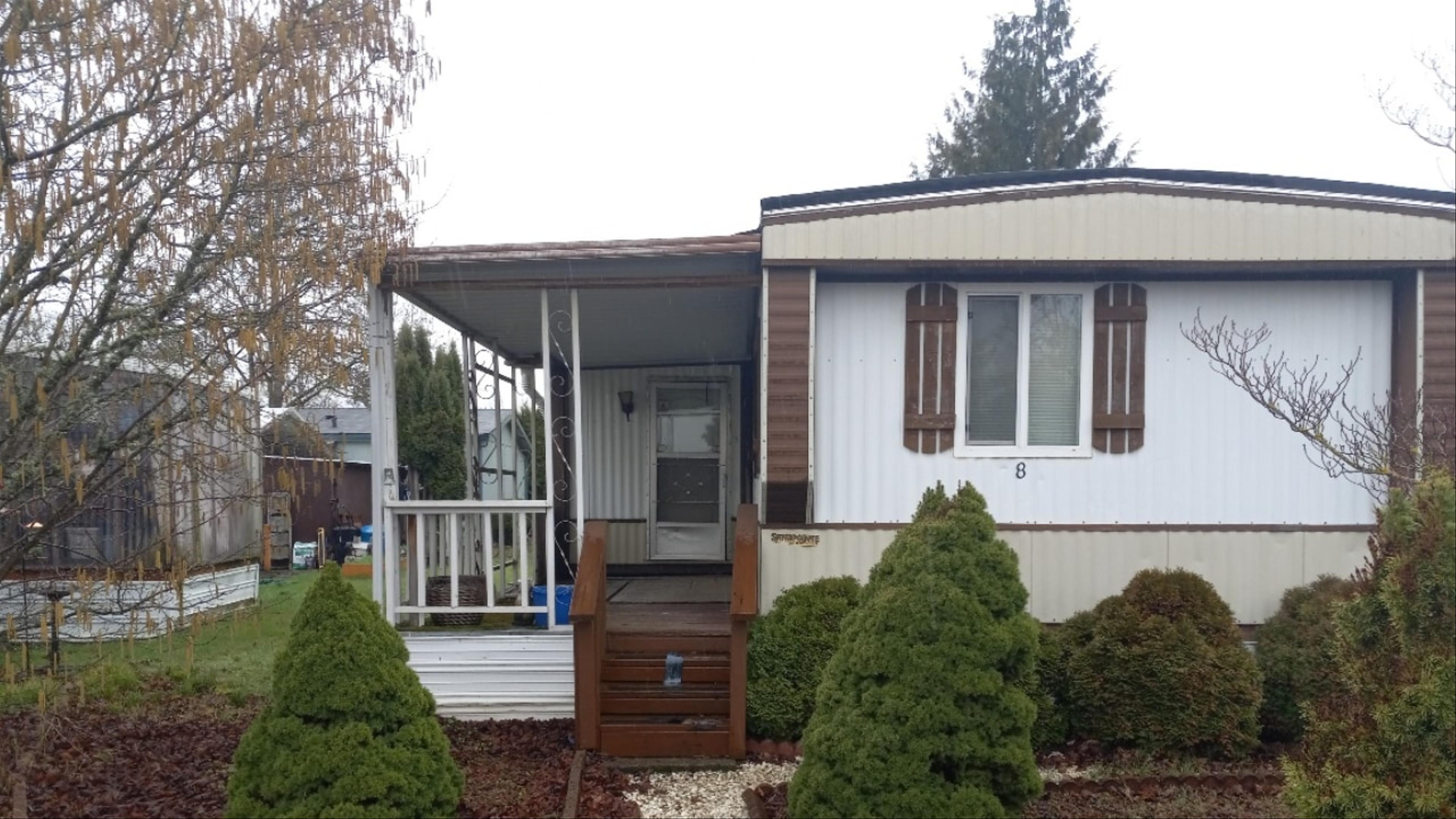 Front of the house in Twin Cedars.